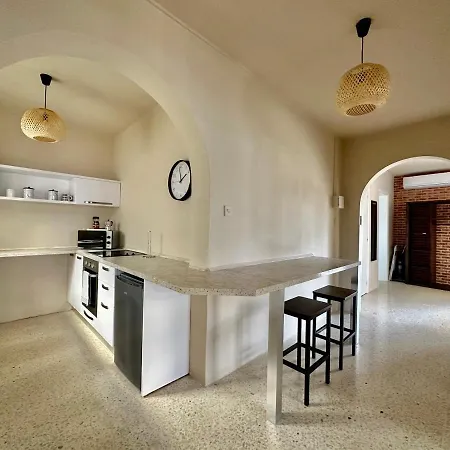 Seaside Urban Edge Suites- W/3br דירה